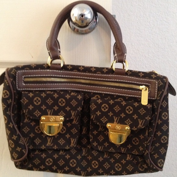 Beautiful LV handbag as new!