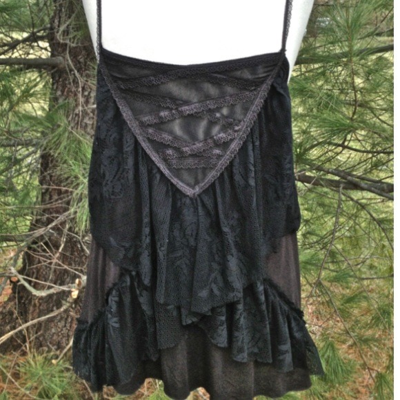 FREE PEOPLE gorgeous black lace tiered tank top