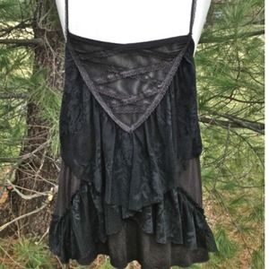 FREE PEOPLE gorgeous black lace tiered tank top