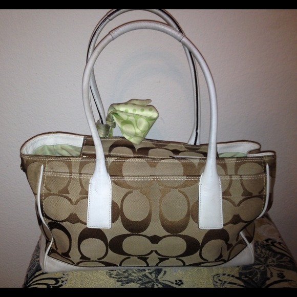 MAKE OFFER! Coach purse - Picture 2 of 4