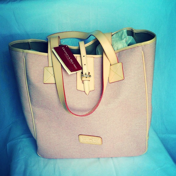 Dooney & Bourke Tote leather bag Authentic 🚫Trade
