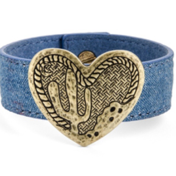 JewelMint Deep In The Heart Bracelet * BRAND NEW