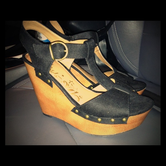 Brash Wedge Black Sandals size 10 - Picture 1 of 3