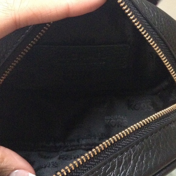 Authentic Michael Kors Cosmetic bag - Picture 4 of 4