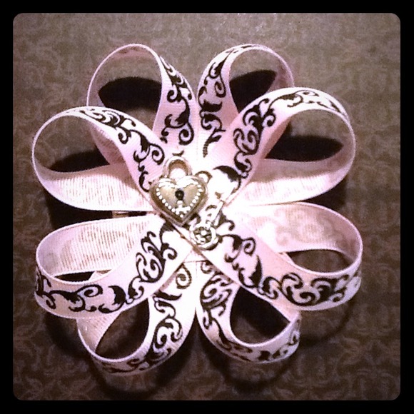 Custom lock and key bow!