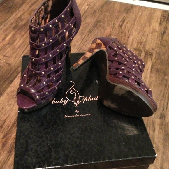 Stylish ankle booties - Picture 2 of 4