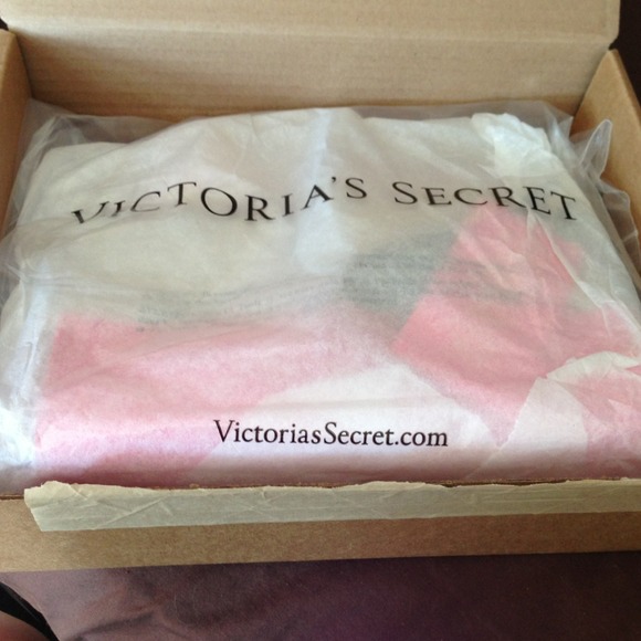 ✋Traded💞 VS Pure Seduction Clutch Gift Set Mist - Picture 4 of 4