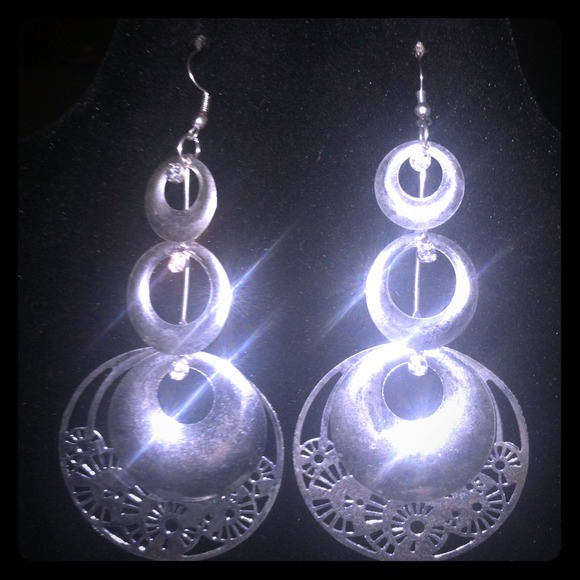Earrings - Picture 1 of 2