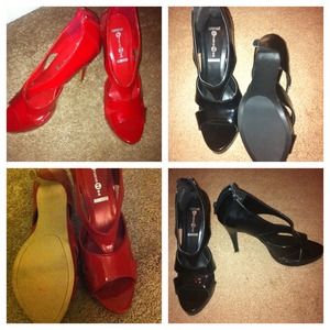 Size 8 Studio H D2 heels. Neither worn.