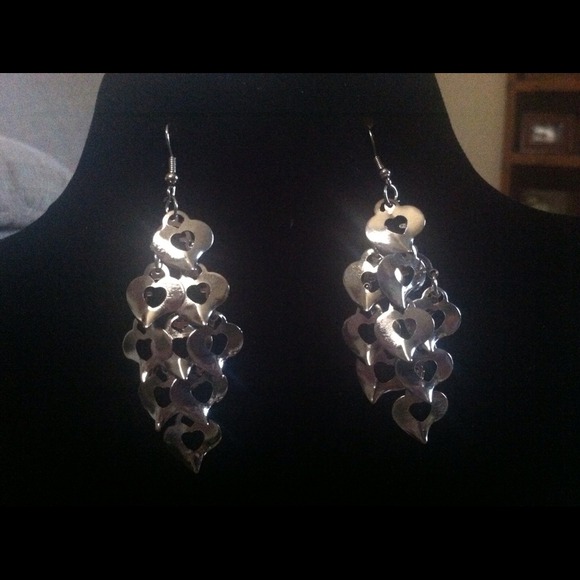 Earrings - Picture 1 of 2