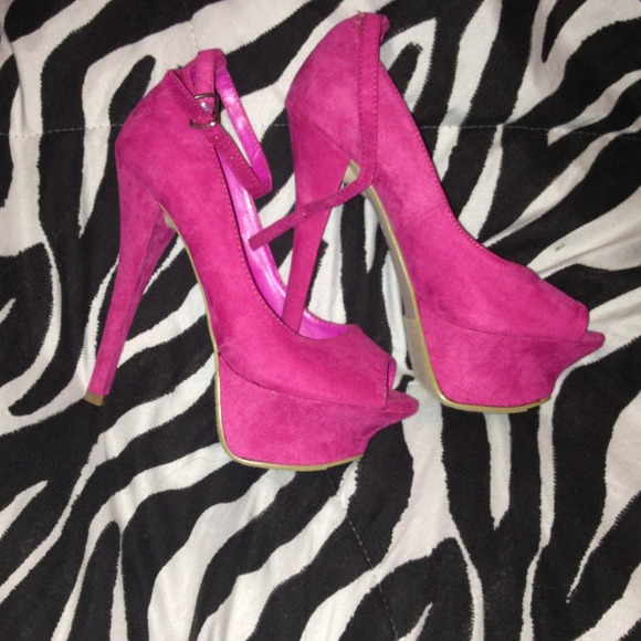 penny loves Kenny  Shoes - ✔BOGO✔Ankle strap platform pink heels NWOT✨REDUCED