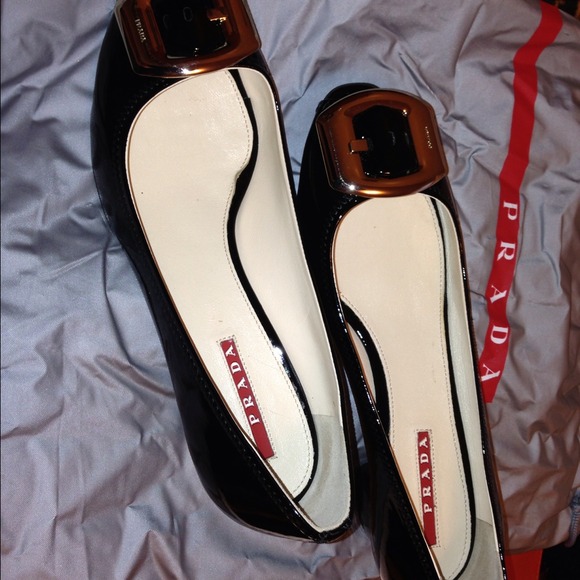 💯 Authentic Prada shoes