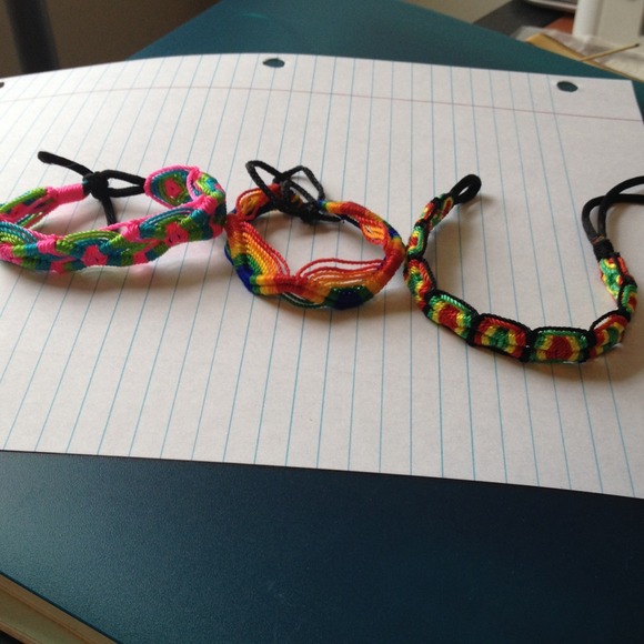 🎉 Friendship Bracelets