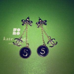 Cute CC No 5 dangle earrings new