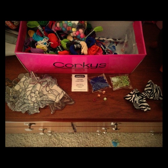 Bunch of stuff check out picture yarn