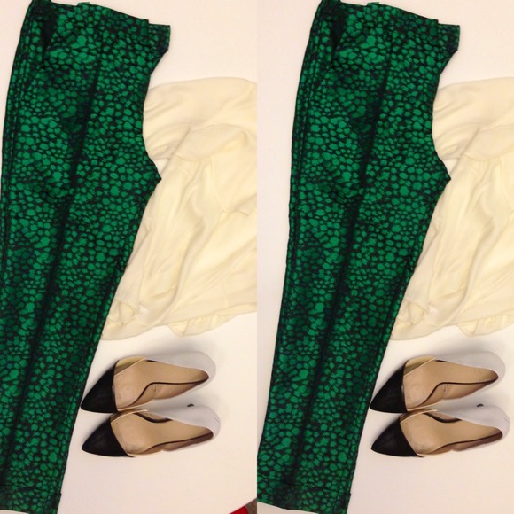 ON HOLD-Pantone color of the year: Green!