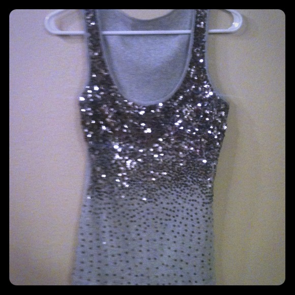 !!!Traded!!!NWOT sequined silver tank from Express