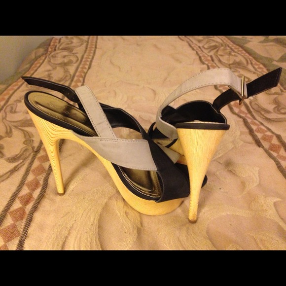 High heels - Picture 3 of 3