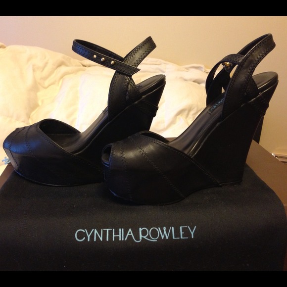 Authentic Cynthia Rowley black wedge , worn once