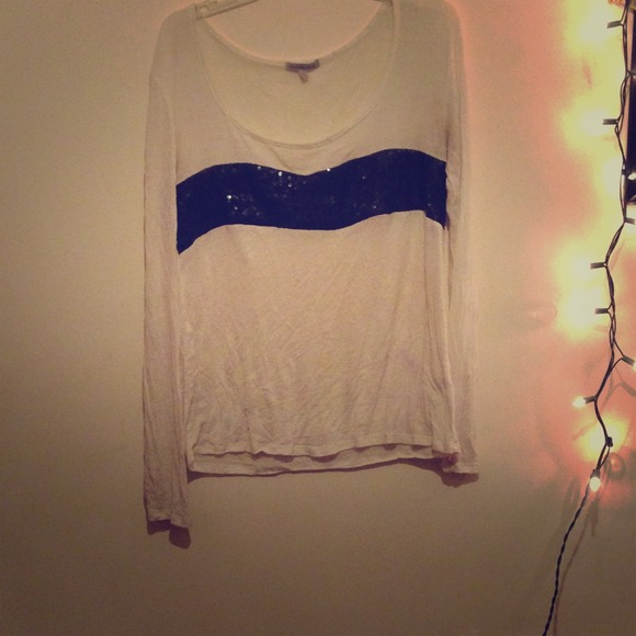 ⛔Traded⛔ Slouchy, boyfriend-fit sequined top - Picture 1 of 2