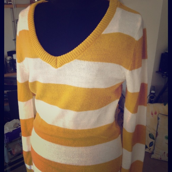 💢REDUCED PRICE💢 Mustard stripes sweater
