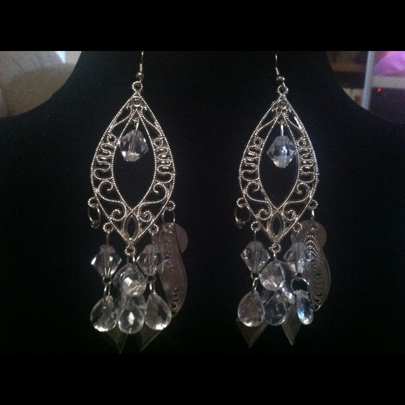 Earrings - Picture 1 of 2