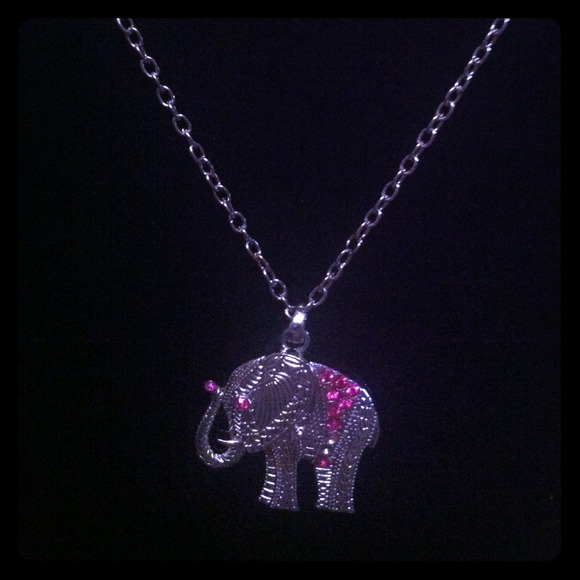 Necklace - Picture 1 of 2