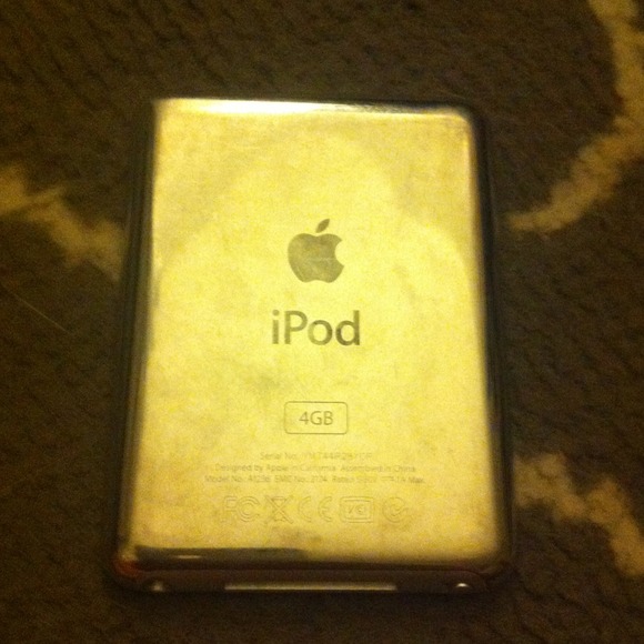 iPod - Picture 2 of 2