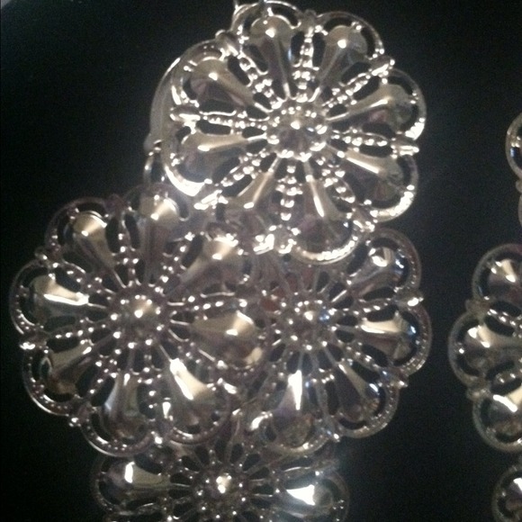 Earrings - Picture 2 of 2