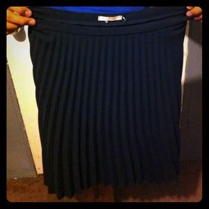 SOLD !!! FOREVER 21 FLOWY PLEADED SKIRT