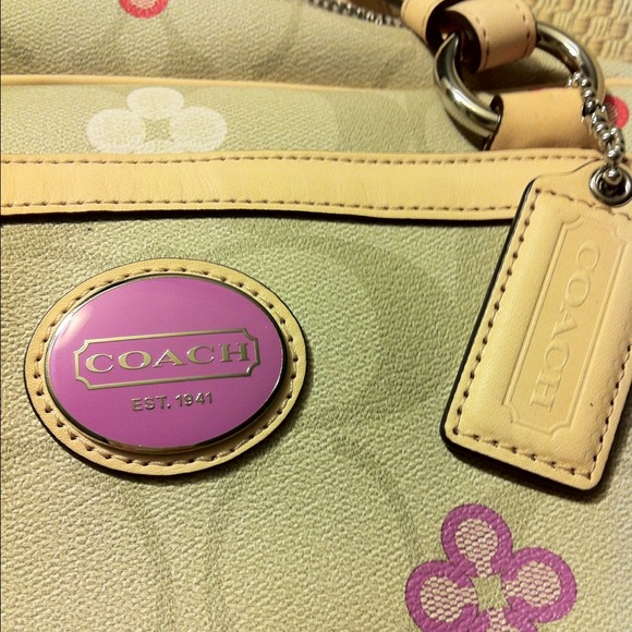 Authentic Coach bag. - Picture 2 of 3