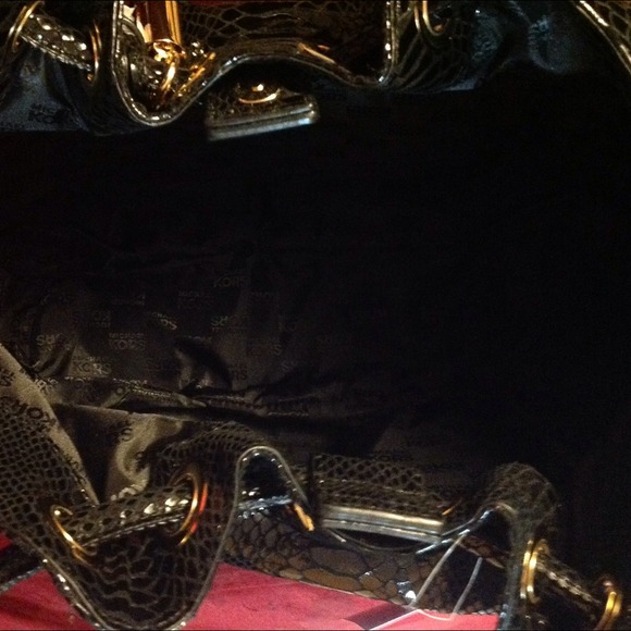 Authentic Michael kors purse - Picture 4 of 4