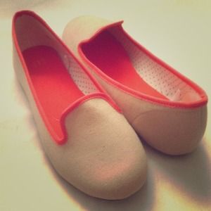 Light, cotton flats.