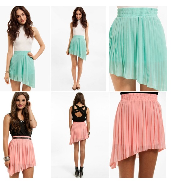 Pleated pink asymmetrical skirt - Picture 2 of 2