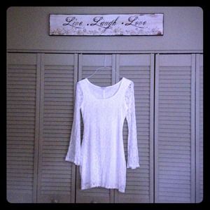 Lace dress 📍TRADED📍