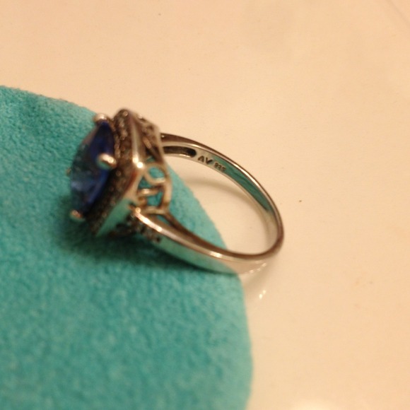 🚫SOLD🚫Blue Sapphire and Sterling Silver Ring - Picture 2 of 4
