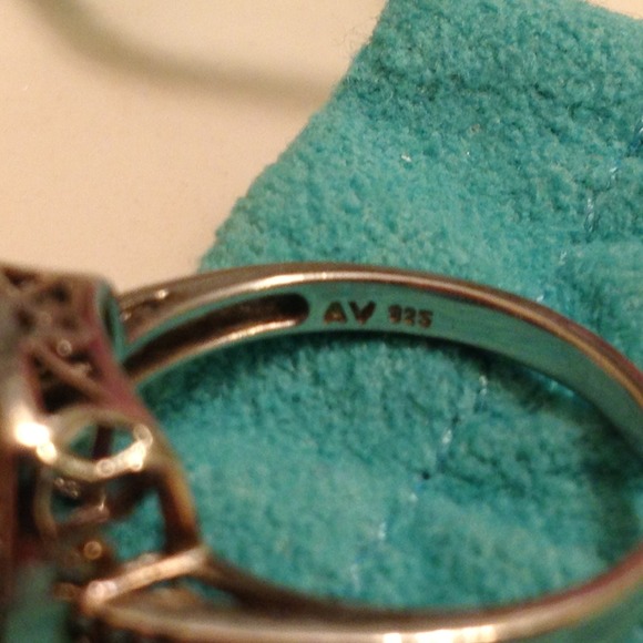 🚫SOLD🚫Blue Sapphire and Sterling Silver Ring - Picture 3 of 4