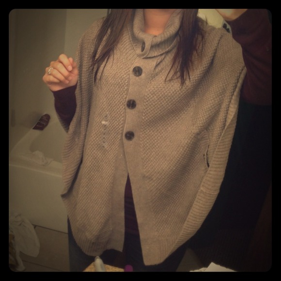 TRADED! GAP Brown Poncho NWOT