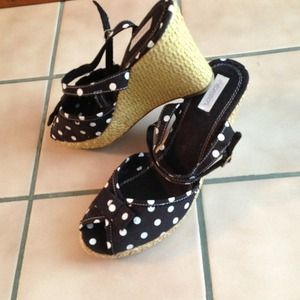 Adorable polka dot wedge