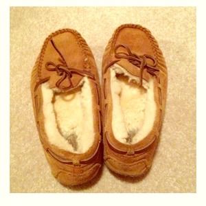 🎉REDUCED! UGG Moccasins