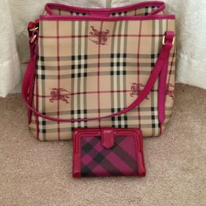 ••reserve for ameliza!!••Burberry small haymarket