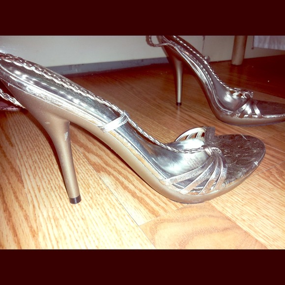 Carlos santana shoes, light olive green