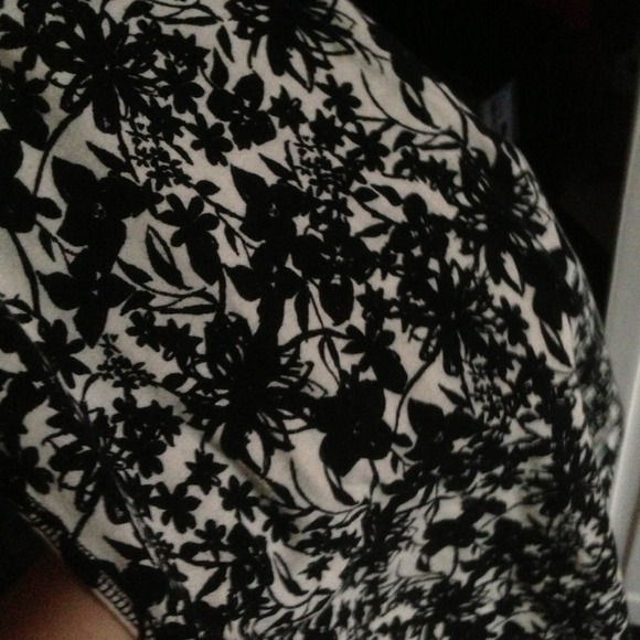 Tanktop - Picture 3 of 3