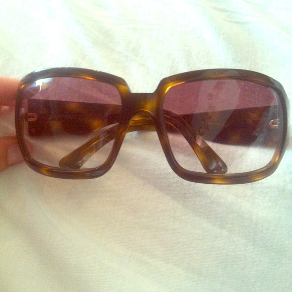 Chanel tortoise sunglasses with original case