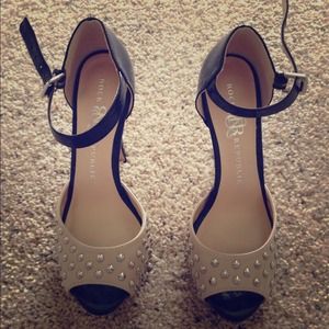 Only worn once heels are to tall for me