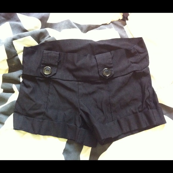 Black semi high waisted shorts