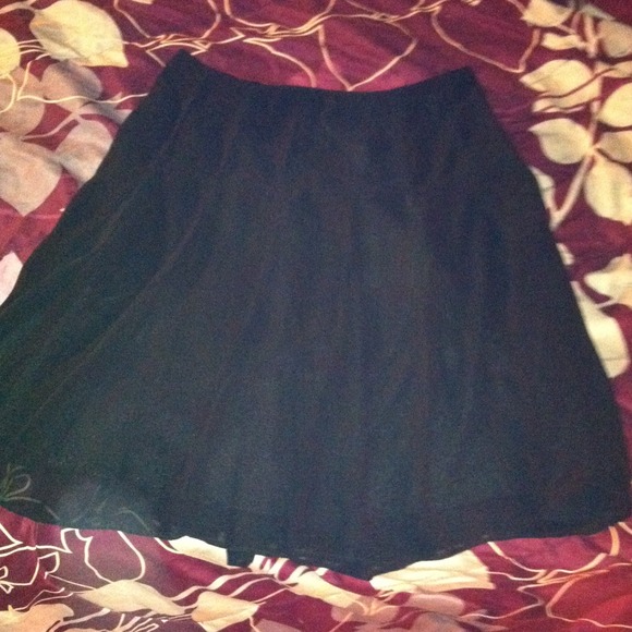 Flowing skirt