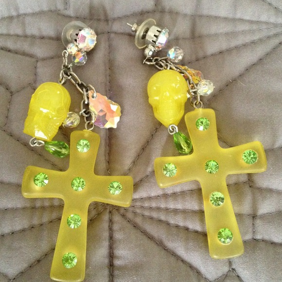 ⚡️SOLD⚡️Tarina Tarantino earrings