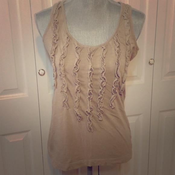 ❌ Sold in bundle❌Tan tank