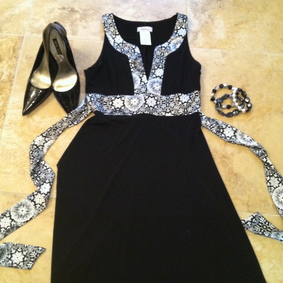 SPEECHLESS Black Dress w/contemporary floral trim